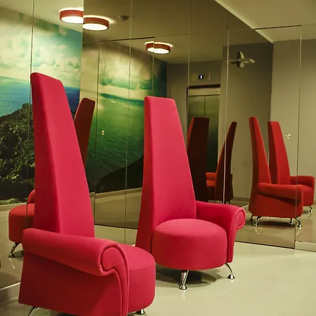 Boutique Hotel's Ii Rewolucji Aparthotel 3*