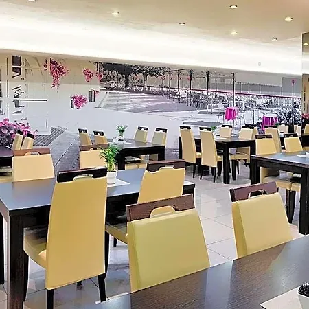 Apartahotel Boutique Hotel's Ii Rewolucji 3*
