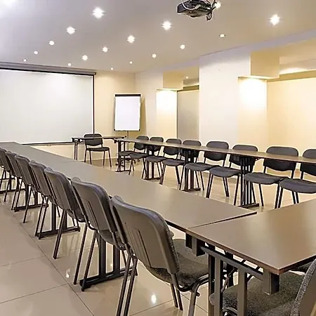 Boutique Hotel's Ii Rewolucji Apartahotel 3*