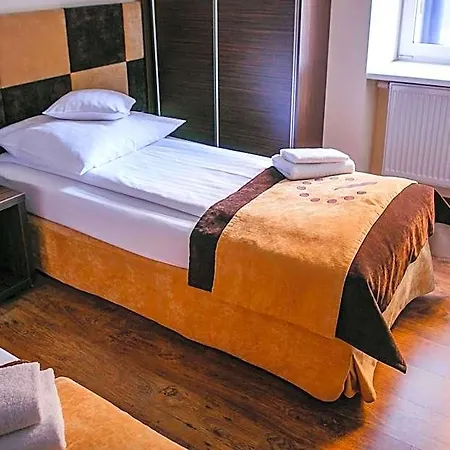 Boutique Hotel's Ii Rewolucji Apartahotel 3*