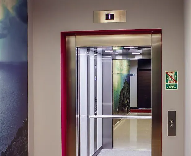 Boutique Hotel's Ii Rewolucji Apart-hotel 3*